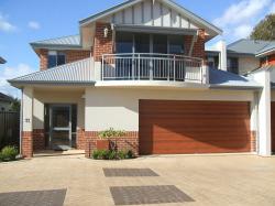 Townhouse Holiday Home Accommodation Bunbury